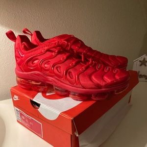 Nike air Vapormax plus ‘triple red’